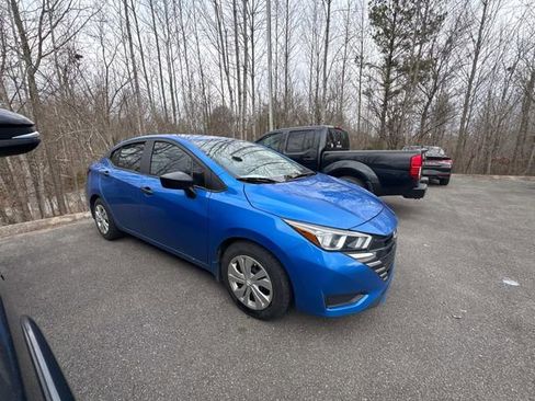 Used 2023 Nissan Versa S w/ Trunk Package image 3