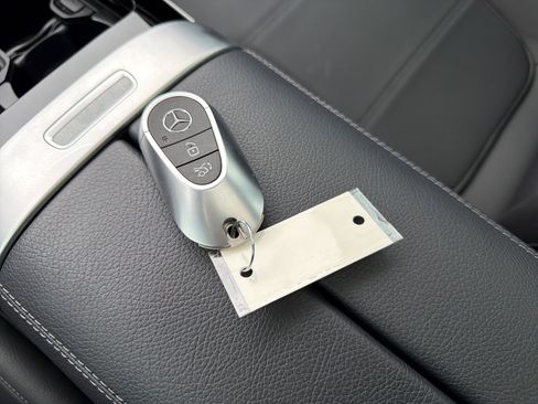 Used 2024 Mercedes-Benz C 300 Sedan image 38