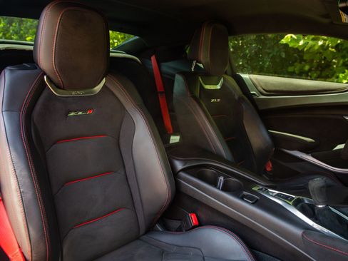 Used 2017 Chevrolet Camaro ZL1 RWD image 32