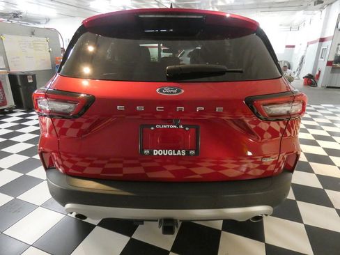 Used 2024 Ford Escape SE w/ PHEV Premium Package image 5