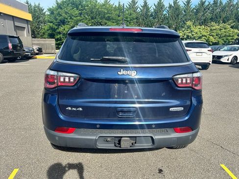 Used 2019 Jeep Compass Latitude w/ Popular Equipment Group AWD/4WD image 5