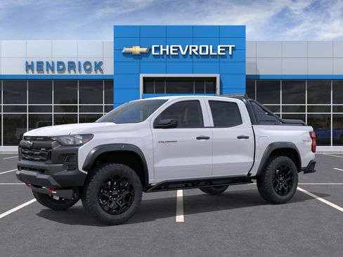 New 2026 Chevrolet Colorado Trail Boss w/ Midnight Edition AWD/4WD image 2