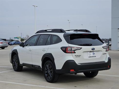 Certified 2025 Subaru Outback Onyx Edition image 3