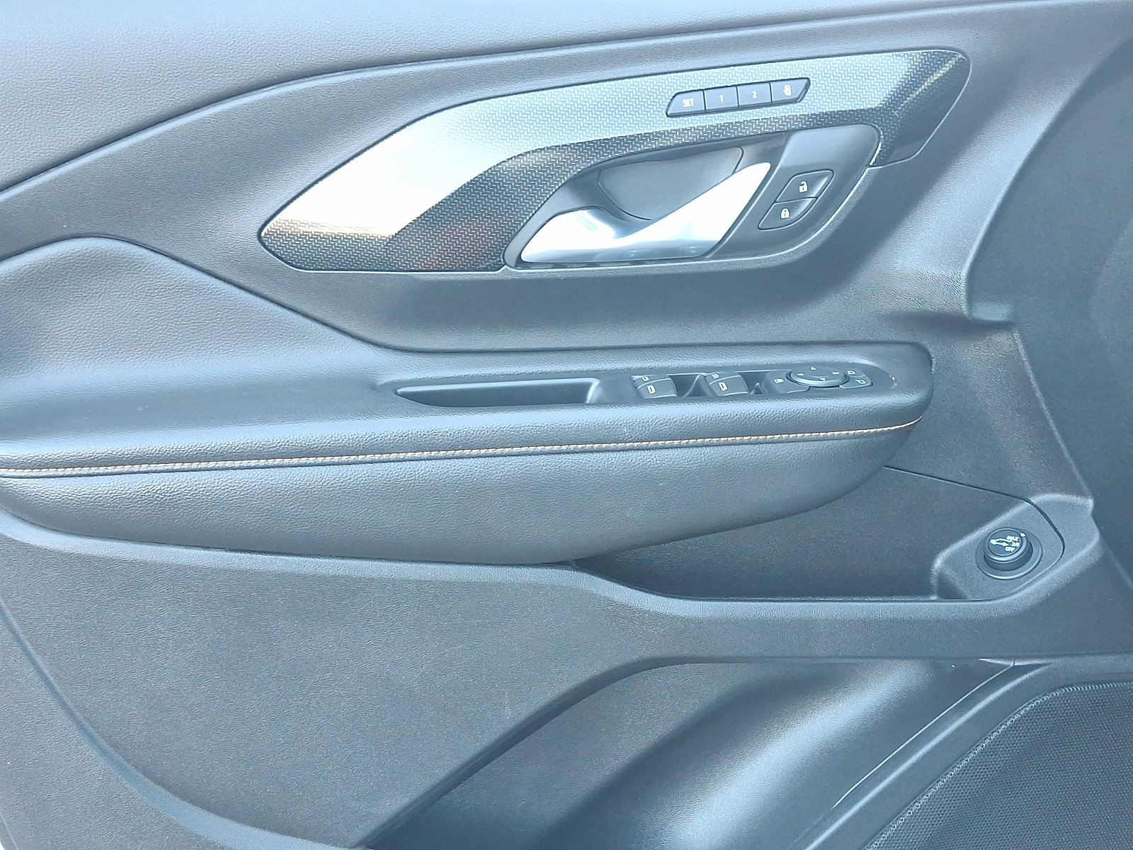Used 2024 GMC Terrain AT4 w/ Tech Package AWD/4WD image 12
