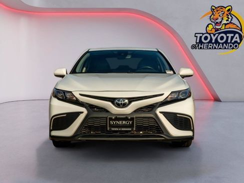 Used 2024 Toyota Camry SE FWD image 2