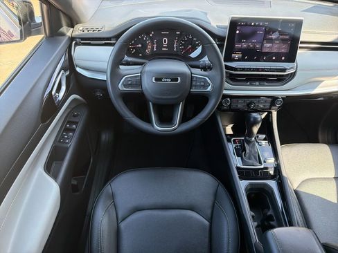 Used 2025 Jeep Compass Limited AWD/4WD image 23