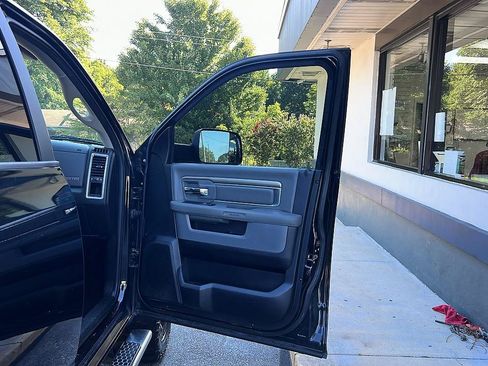 Used 2017 RAM 1500 Big Horn AWD/4WD image 28