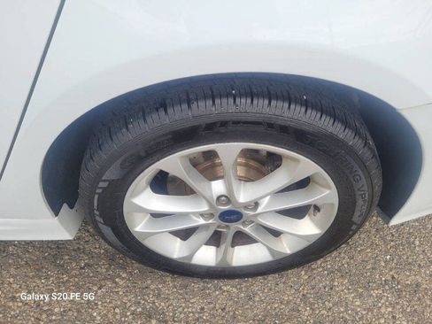 Used 2019 Ford Fusion SE image 21