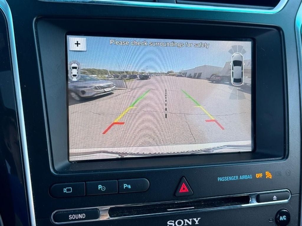 Used 2017 Ford Explorer Platinum AWD/4WD image 22