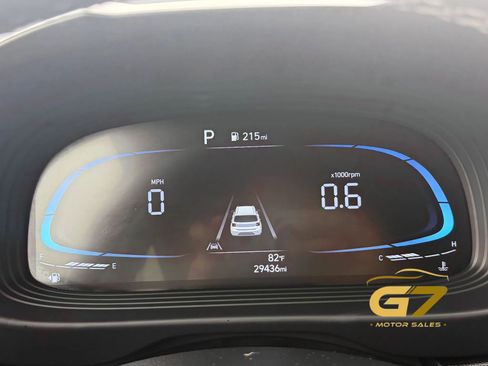 Used 2025 Hyundai Venue SEL FWD image 22