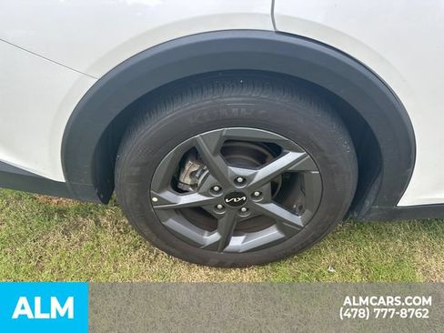 Used 2025 Kia K4 FWD image 12