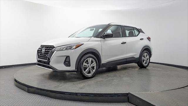 Used 2023 Nissan Kicks S FWD image 2