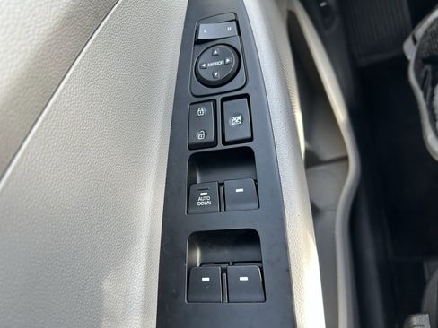 Used 2020 Hyundai Tucson SE image 15