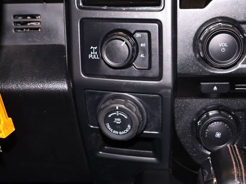 Used 2018 Ford F150 XLT w/ Equipment Group 302A Luxury AWD/4WD image 26