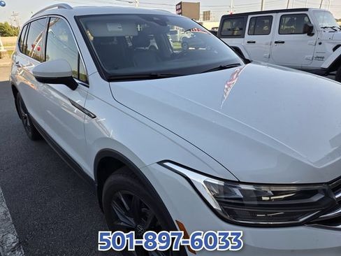Used 2024 Volkswagen Tiguan SE FWD image 8