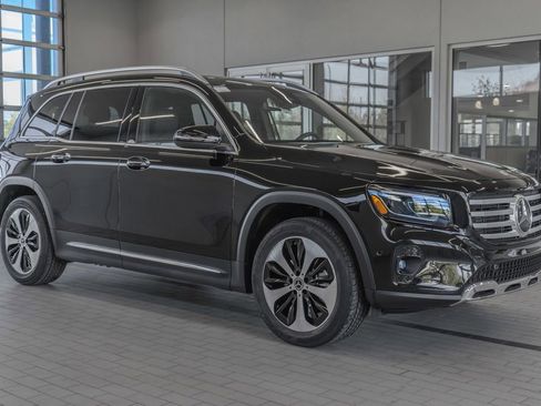 Certified 2025 Mercedes-Benz GLB 250 image 12