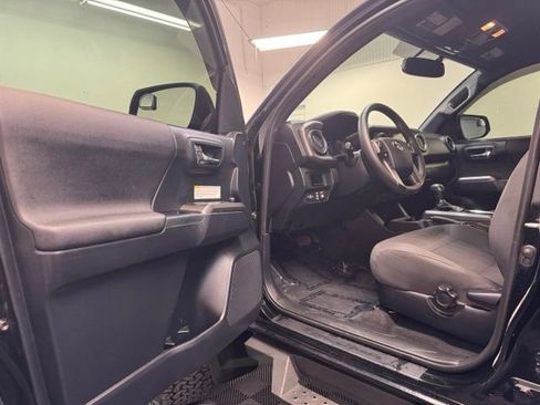 Used 2017 Toyota Tacoma TRD Pro AWD/4WD image 11
