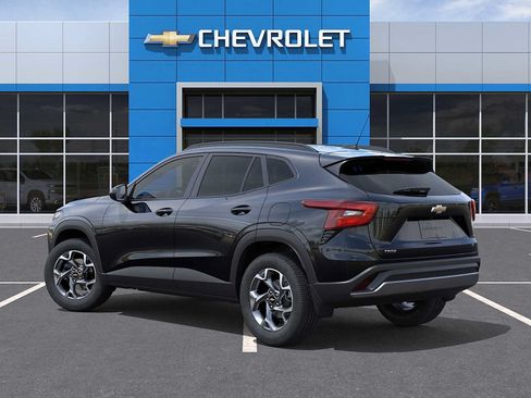 New 2026 Chevrolet Trax LT w/ Driver Confidence Package FWD image 3
