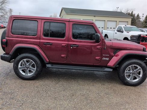 Certified 2022 Jeep Wrangler Unlimited Sahara w/ LED Lighting Group image 6