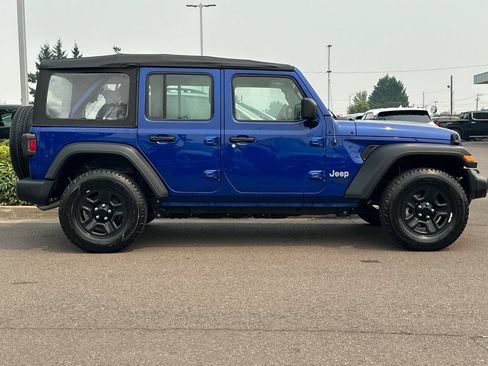 Used 2019 Jeep Wrangler Unlimited Sport AWD/4WD image 3
