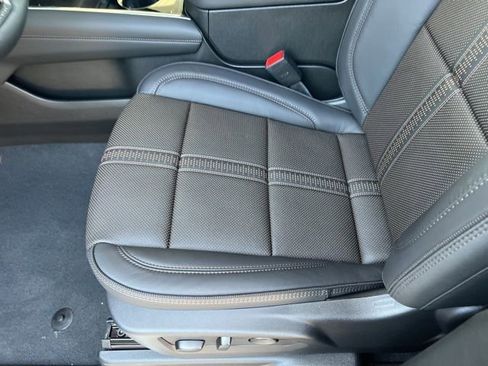 New 2025 Chevrolet Suburban High Country image 21