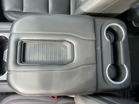 Used 2022 Chevrolet Tahoe Z71 w/ Luxury Package image 36