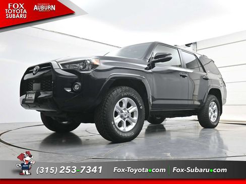 Used 2022 Toyota 4Runner SR5 Premium w/ Moonroof Package AWD/4WD image 26