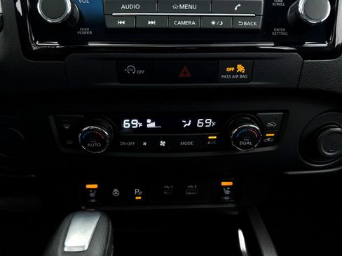 Used 2024 Nissan Frontier SL w/ Technology Package RWD image 23