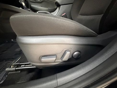 Used 2023 Hyundai Kona SEL AWD/4WD image 42