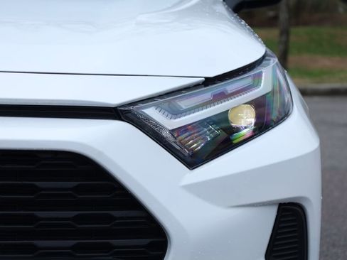 Used 2025 Toyota RAV4 XLE image 20