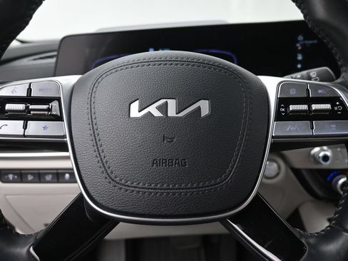Used 2023 Kia Telluride EX FWD image 19