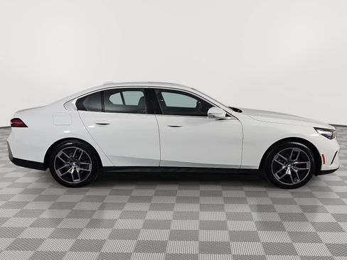 Used 2026 BMW 530i RWD image 9