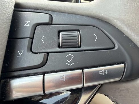 Used 2024 Cadillac XT6 Premium Luxury w/ Technology Package FWD image 24