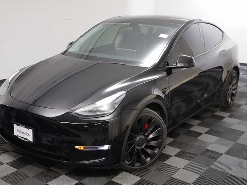 Used 2022 Tesla Model Y Performance image 2