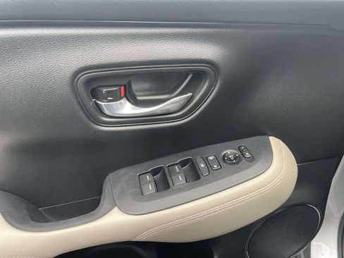 Certified 2025 Honda HR-V LX image 15