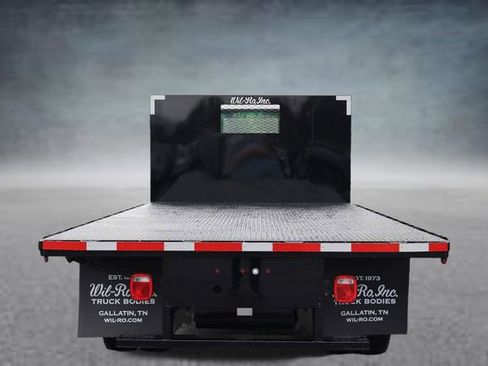 Used 2019 Isuzu NPR RWD image 12