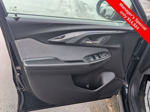 Used 2021 Chevrolet TrailBlazer LT w/ Convenience Package image 14