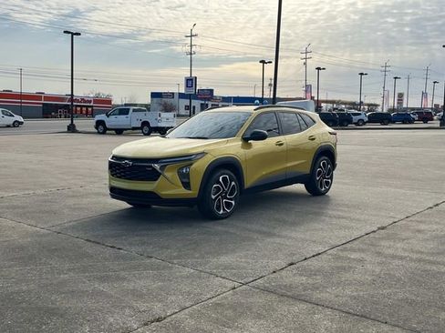 Certified 2024 Chevrolet Trax RS w/ Sunroof Package image 9