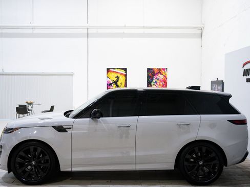 Used 2025 Land Rover Range Rover Sport Dynamic SE image 9