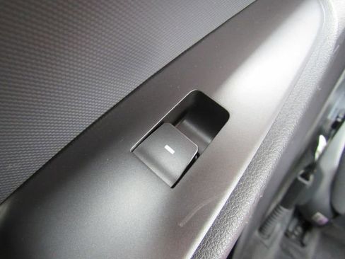 Used 2022 Hyundai Ioniq SE image 29