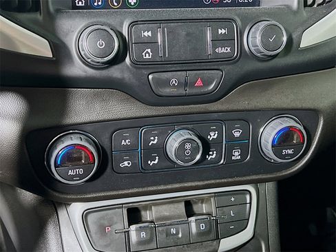 Used 2023 GMC Terrain SLT image 15