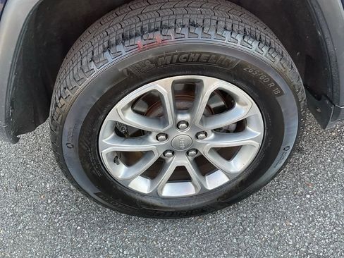 Used 2015 Jeep Grand Cherokee Limited w/ Luxury Group II image 11