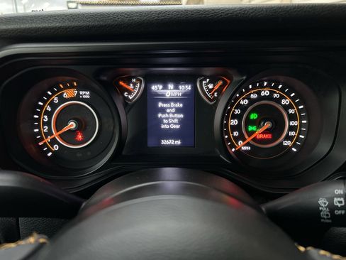 Used 2024 Jeep Wrangler Sport S image 24