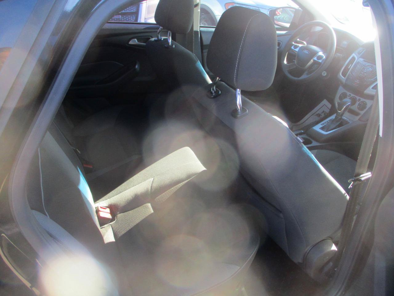 Used 2012 Ford Focus SE FWD image 8