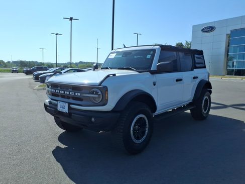 Certified 2022 Ford Bronco Big Bend w/ Sasquatch Package AWD/4WD image 7