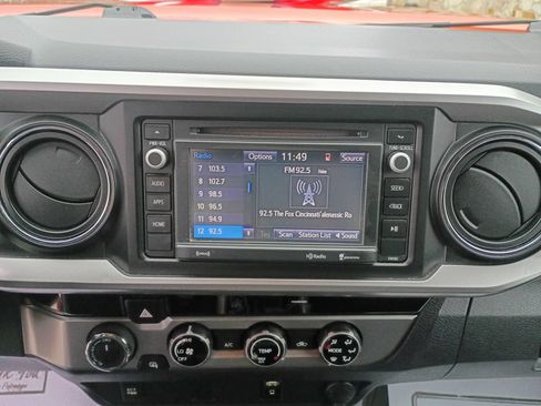 Used 2016 Toyota Tacoma SR5 w/ SR5 Appearance Package (SN) AWD/4WD image 24