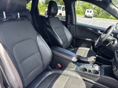 Used 2025 Ford Escape ST-Line Select AWD/4WD image 34