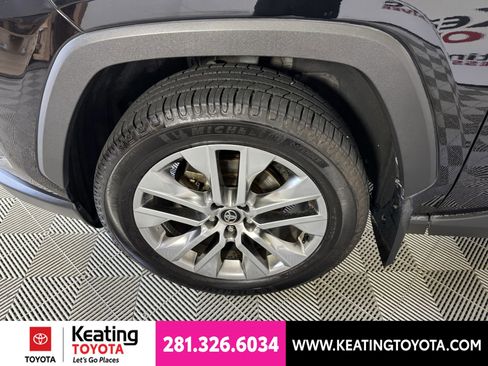Certified 2020 Toyota RAV4 XLE Premium FWD image 33
