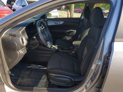 Used 2023 Kia Forte LXS image 27