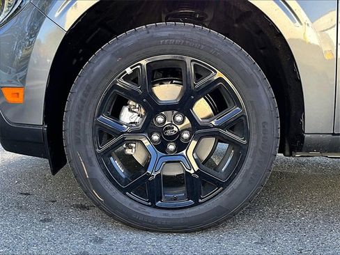 New 2025 Ford Maverick Lariat w/ Black Appearance Package image 13